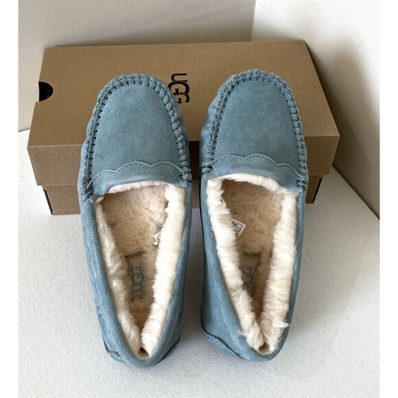 New UGG Scalloped Women Fashion Moccasin Slippers US Size 5 SCC - Picture 2 of 8